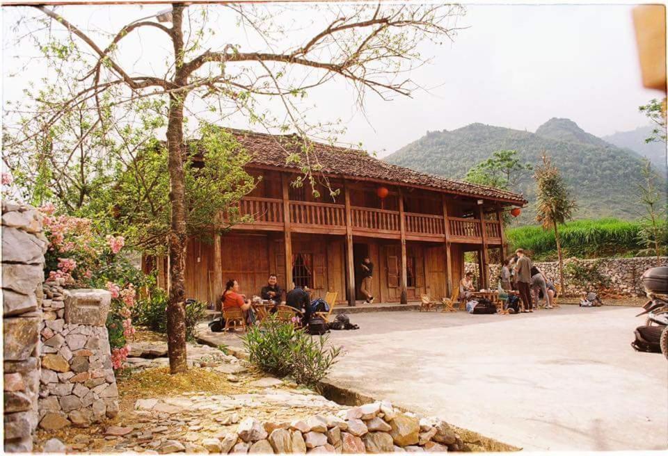 Lo Lo Homestay & Cafe Meo Vac Bagian luar foto