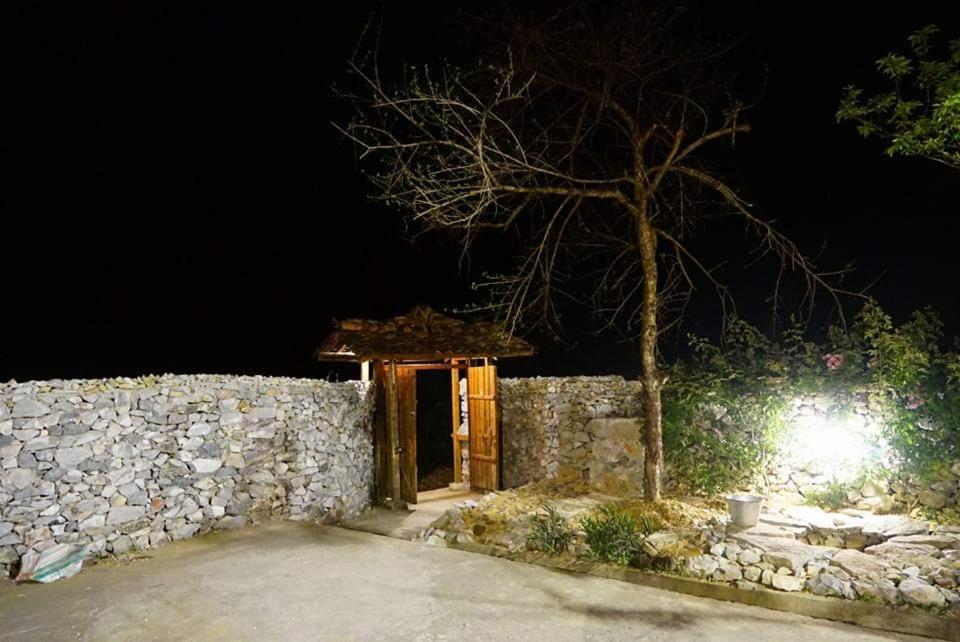 Lo Lo Homestay & Cafe Meo Vac Bagian luar foto